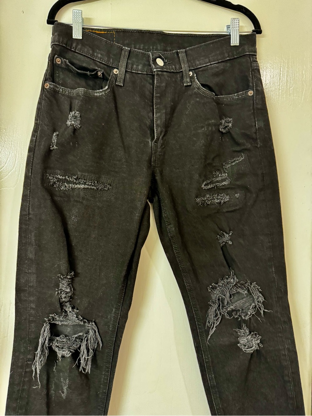 Levi's 531 32x30 Black Stretch Athletic Slim Distressed Jeans - Picture 2 of 11